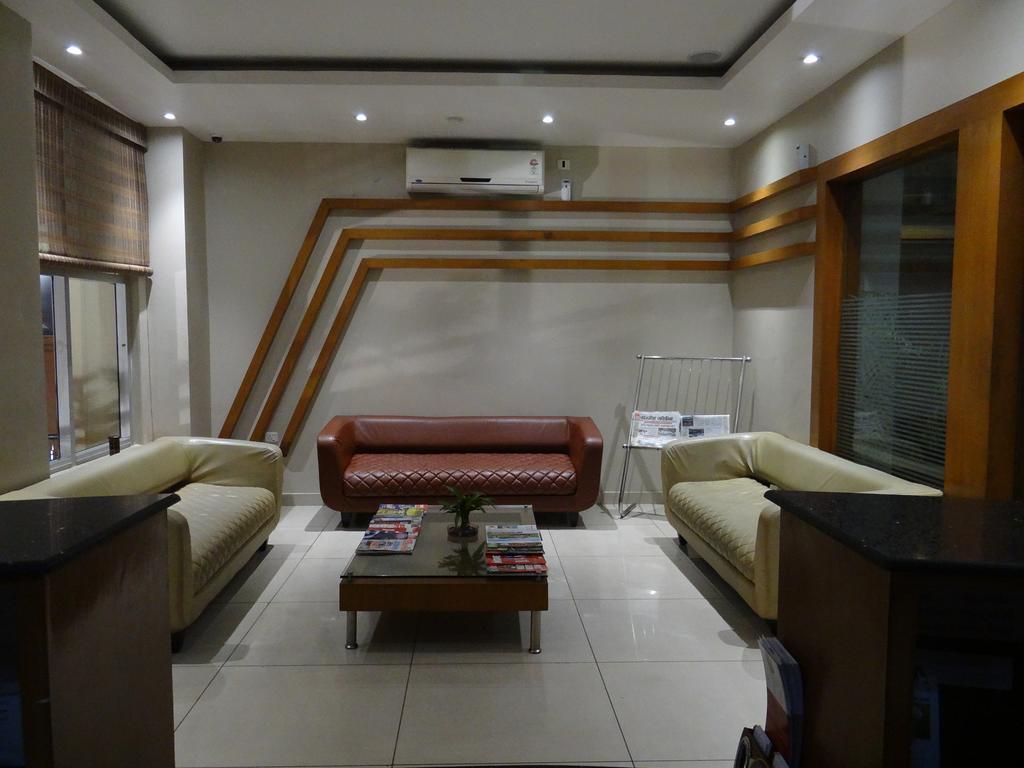 Hotel Rajdhani Regency Guwahati Esterno foto